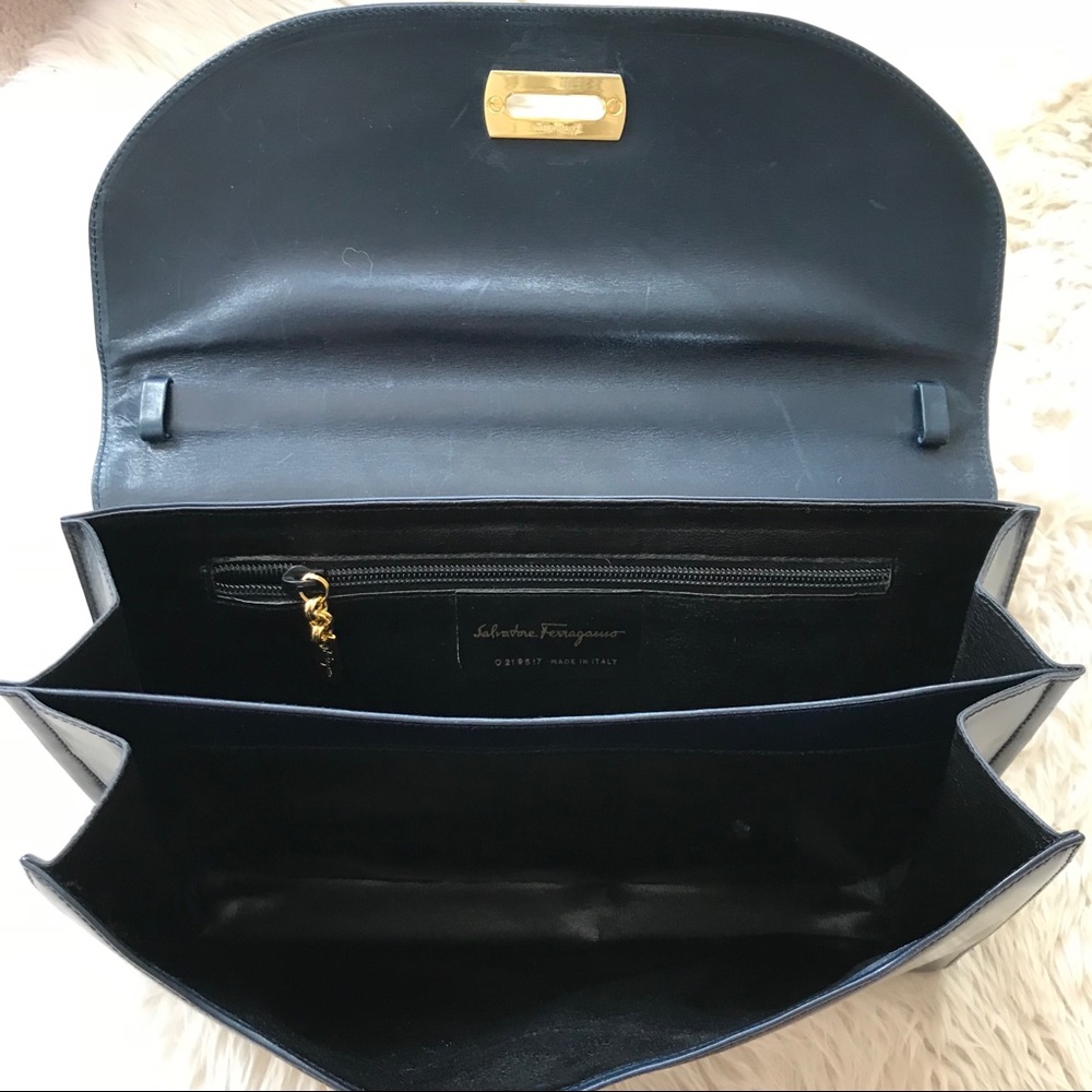 Salvatore Ferragamo crossbody/clutch - Picture 3 of 8